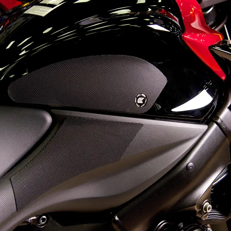Eazi-Grip Suzuki GSX-S1000 2015-2020 Black Tank Grips - PRO